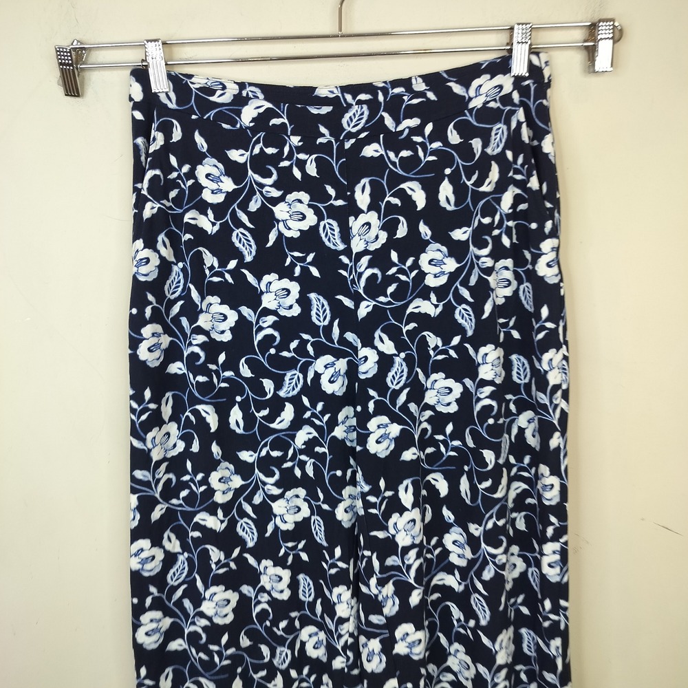 J. Jill Wearever Full-Leg Cropped Pants Women Medium Floral Knit Navy Blue - Picture 2 of 10